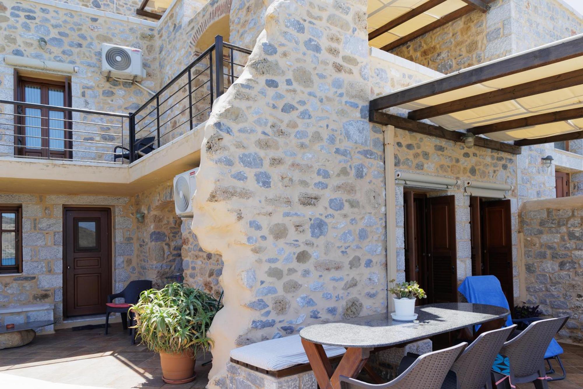 Sun Villa Neo Oitilo Exterior photo